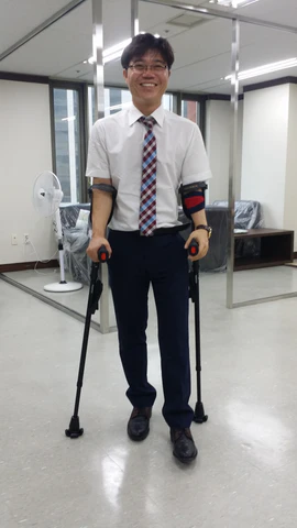 Mr. Ji Seong-Ho